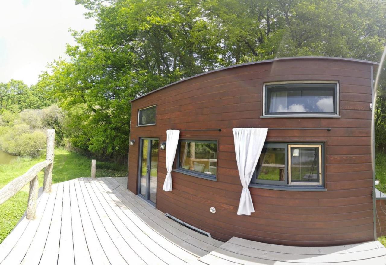 La Tiny House Terra Nostra Lägenhet Saint-Bazile Exteriör bild